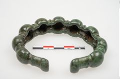 Foto von Bronzeknotenarmreif (NHMW-PRAE-025411)